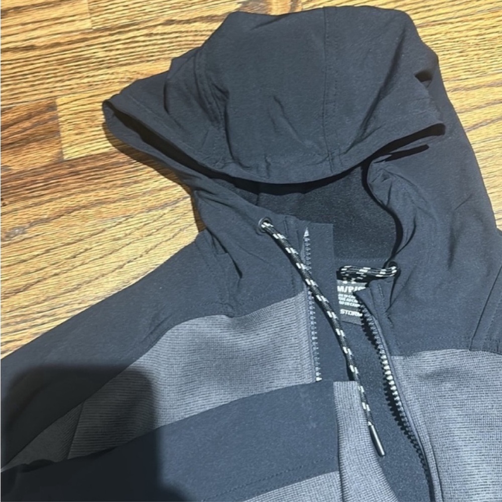 Under Armour Black Utility Jacket with Hood and Zipper - Picture 3 of 9